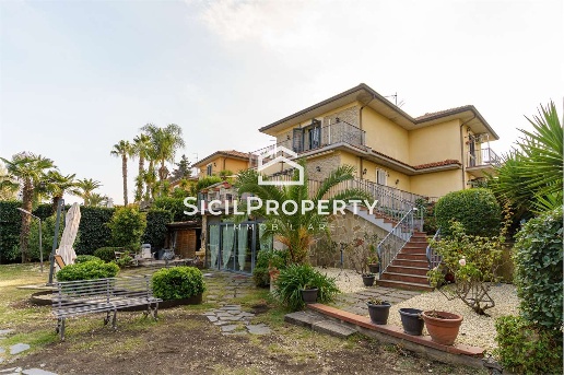 casa indipendente in vendita a Trecastagni