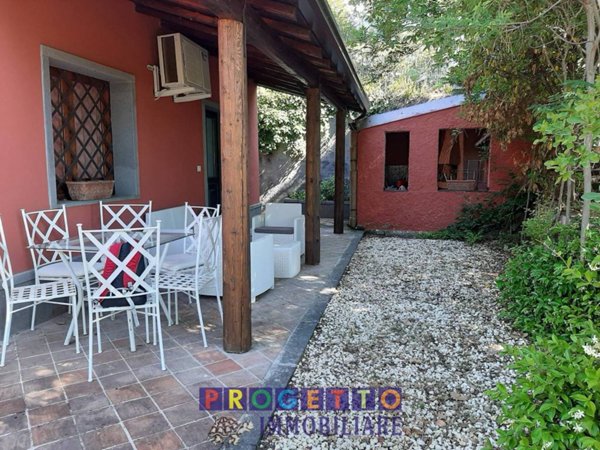 casa indipendente in vendita a Trecastagni