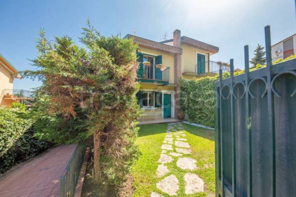 casa indipendente in vendita a Trecastagni