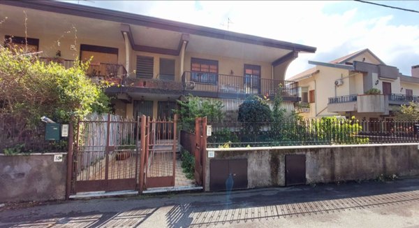 casa indipendente in vendita a Trecastagni