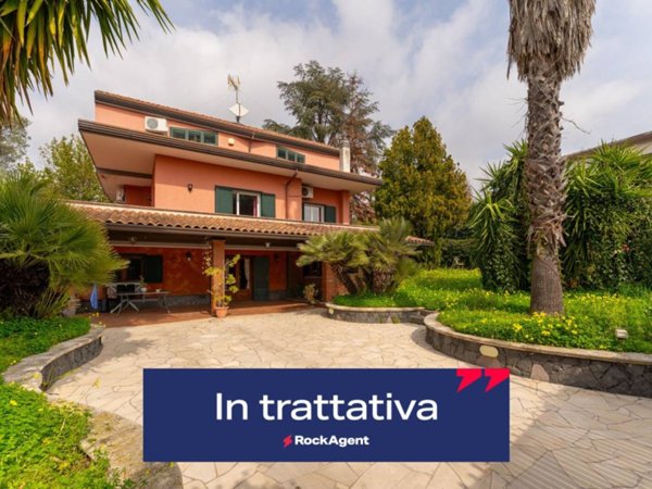 casa indipendente in vendita a Trecastagni