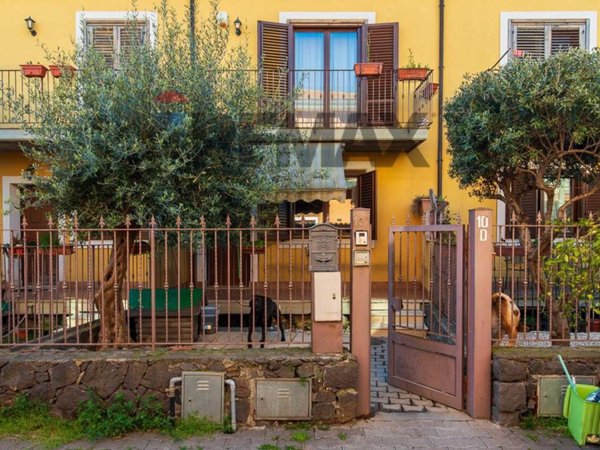 casa indipendente in vendita a Trecastagni