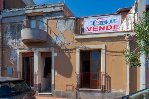 casa indipendente in vendita a Trecastagni
