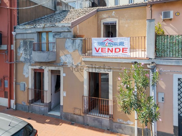 casa indipendente in vendita a Trecastagni