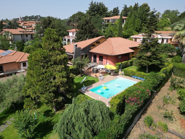 casa indipendente in vendita a Trecastagni