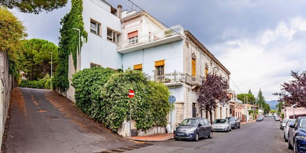casa indipendente in vendita a Trecastagni