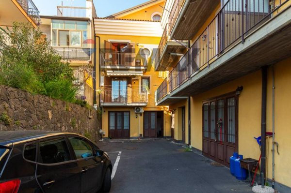 casa indipendente in vendita a Trecastagni