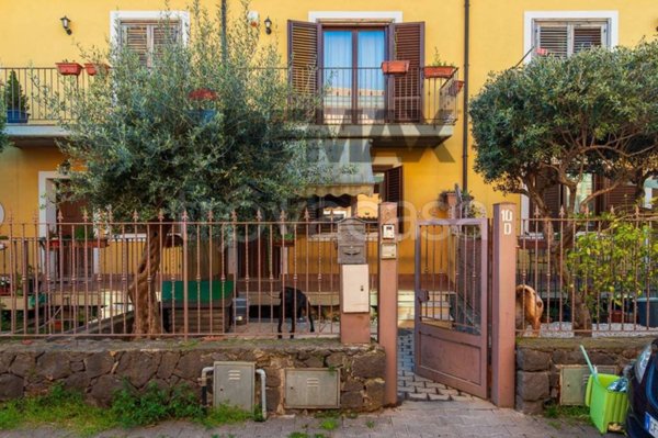 casa indipendente in vendita a Trecastagni