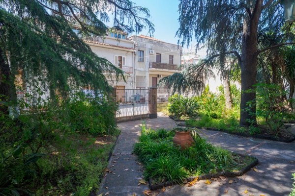 casa indipendente in vendita a Trecastagni
