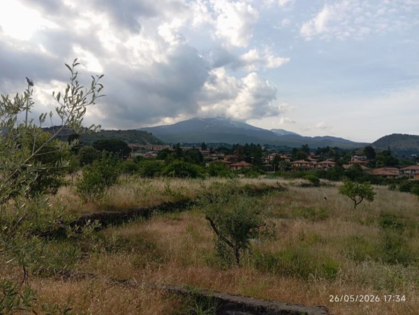 locale di sgombero in vendita a Trecastagni