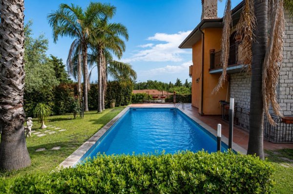 casa indipendente in vendita a Trecastagni