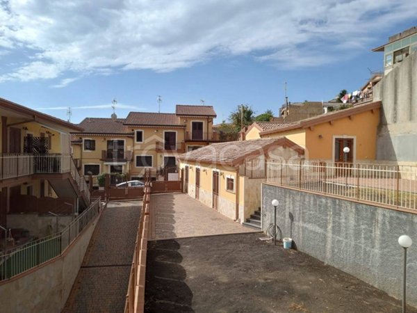 casa indipendente in vendita a Trecastagni