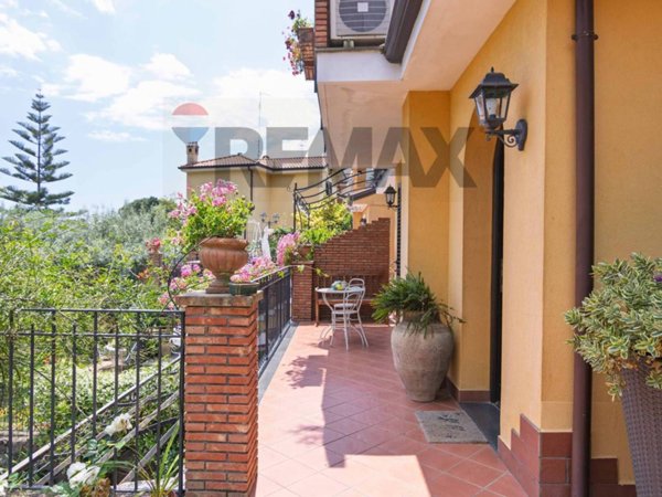 casa indipendente in vendita a Trecastagni