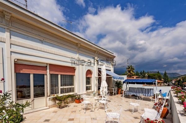 casa semindipendente in vendita a Trecastagni