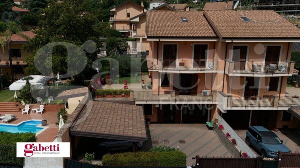 casa indipendente in vendita a Trecastagni