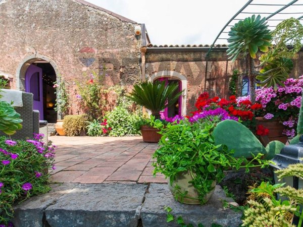 casa indipendente in vendita a Trecastagni