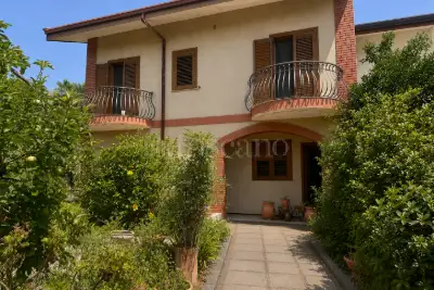 casa indipendente in vendita a Trecastagni