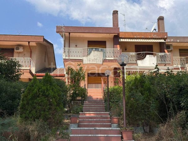 casa indipendente in vendita a Trecastagni