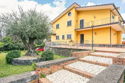 casa indipendente in vendita a Trecastagni