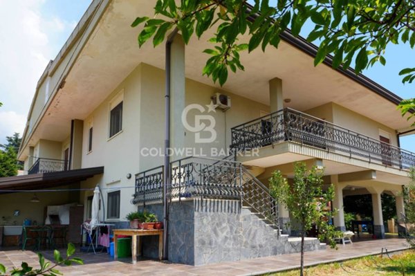 casa indipendente in vendita a Trecastagni