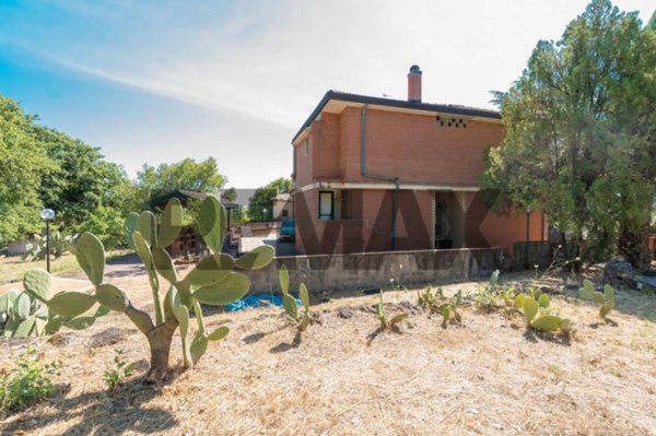 casa indipendente in vendita a Trecastagni