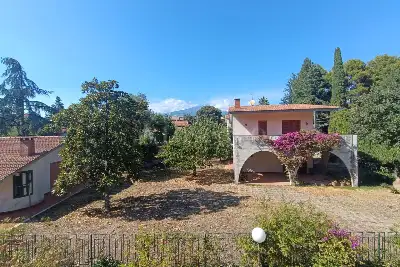 casa indipendente in vendita a Trecastagni