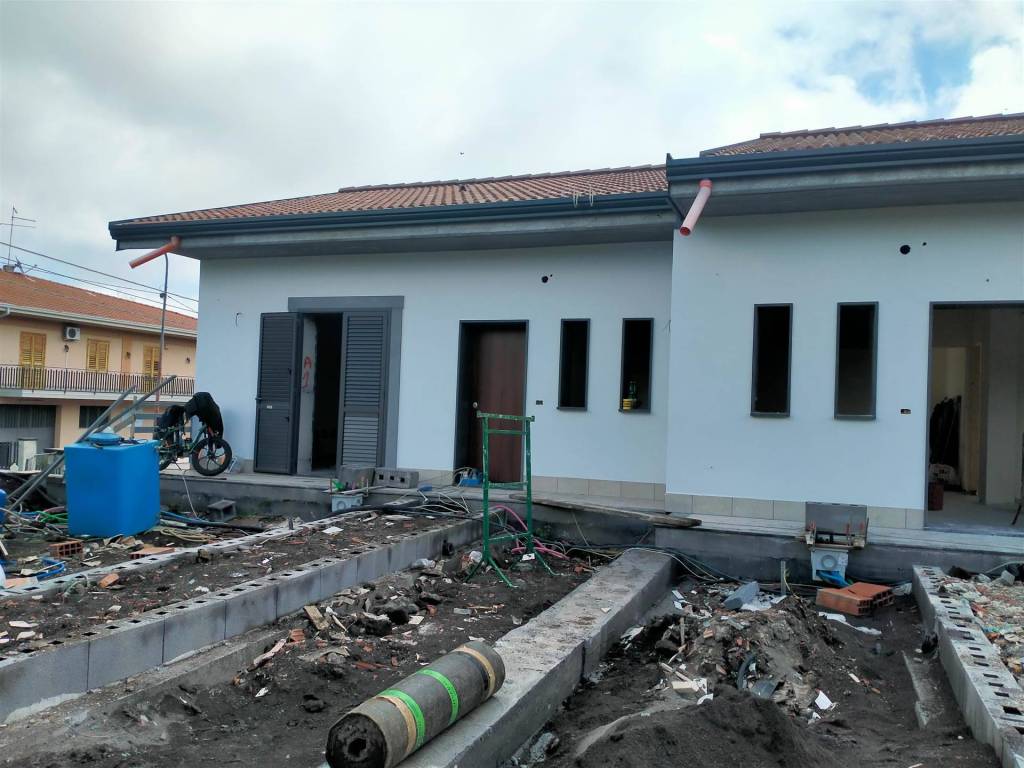 casa indipendente in vendita a Trecastagni