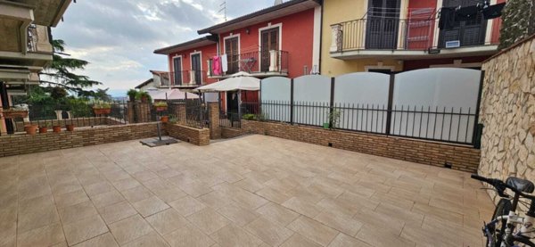 casa indipendente in vendita a Trecastagni
