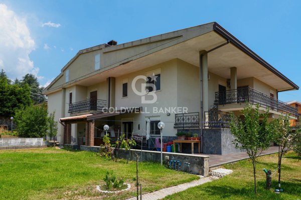 casa indipendente in vendita a Trecastagni
