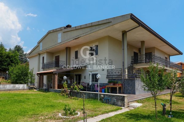 casa indipendente in vendita a Trecastagni