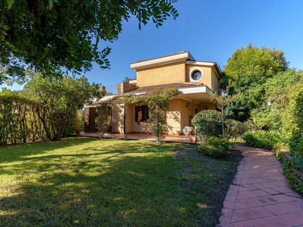 casa indipendente in vendita a Trecastagni