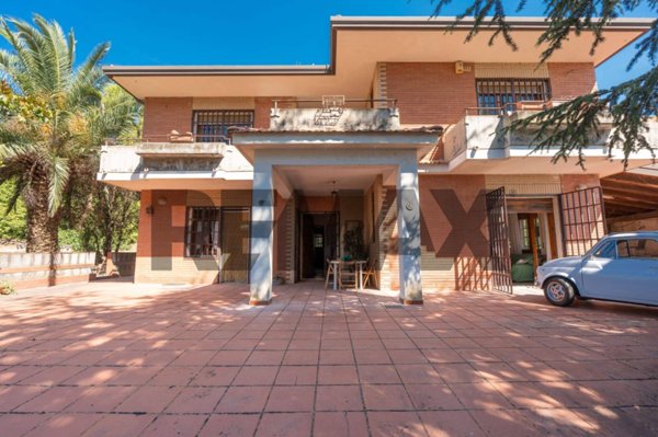 casa indipendente in vendita a Trecastagni