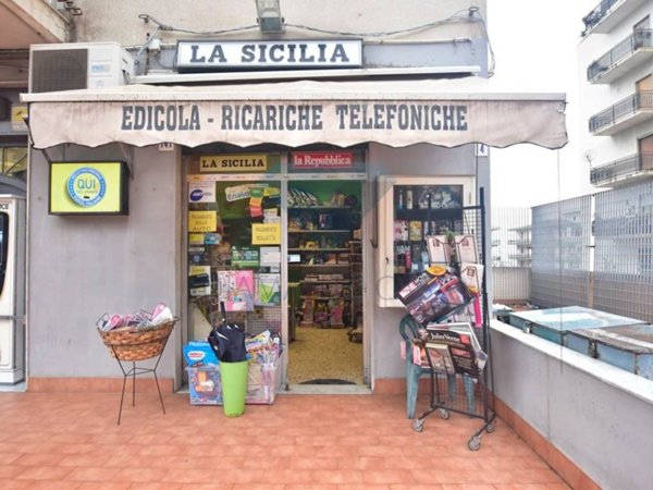 negozio in vendita a Tremestieri Etneo in zona Canalicchio