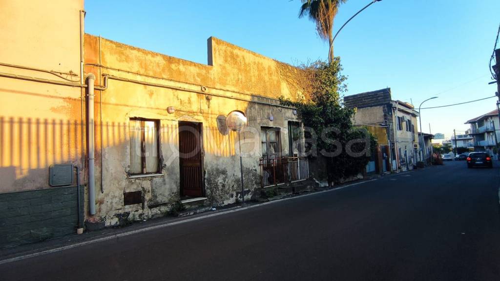 casa indipendente in vendita a Tremestieri Etneo