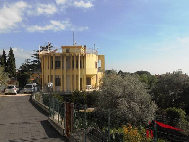 casa indipendente in vendita a Tremestieri Etneo