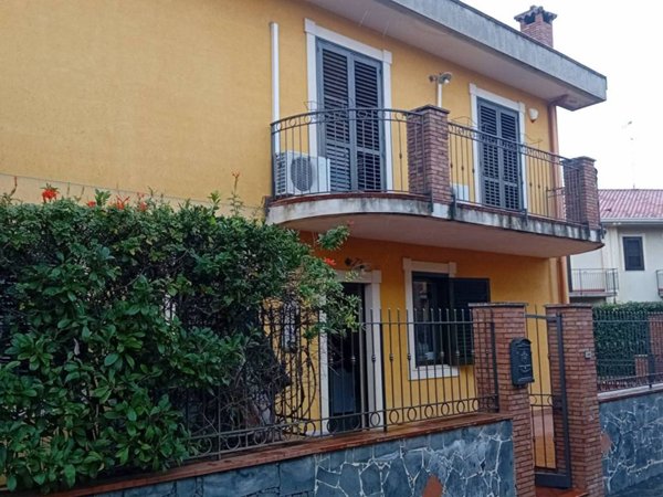 casa indipendente in vendita a Tremestieri Etneo