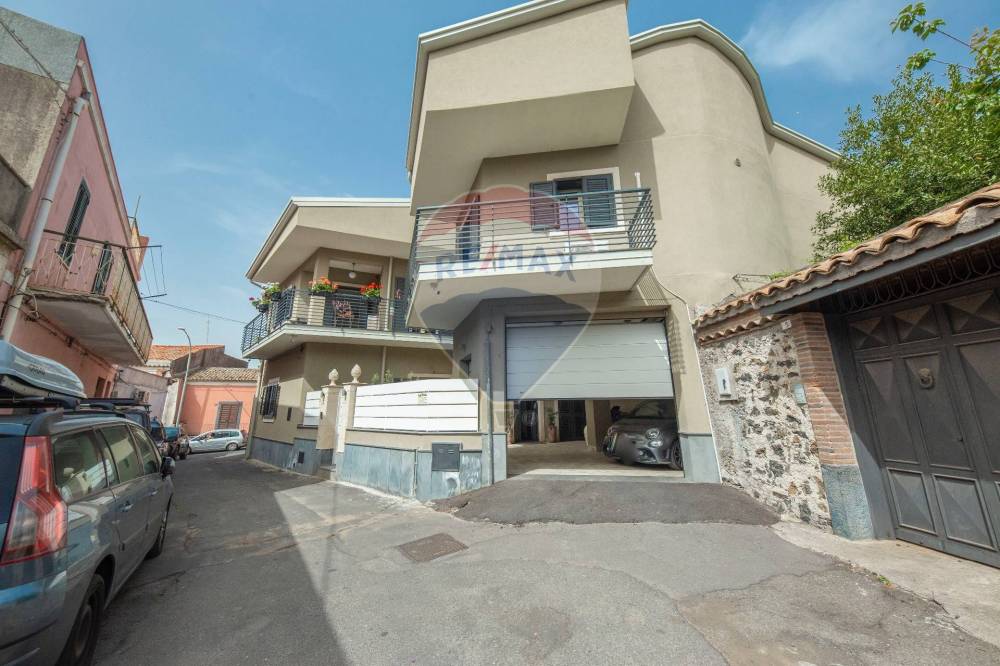 casa indipendente in vendita a Tremestieri Etneo
