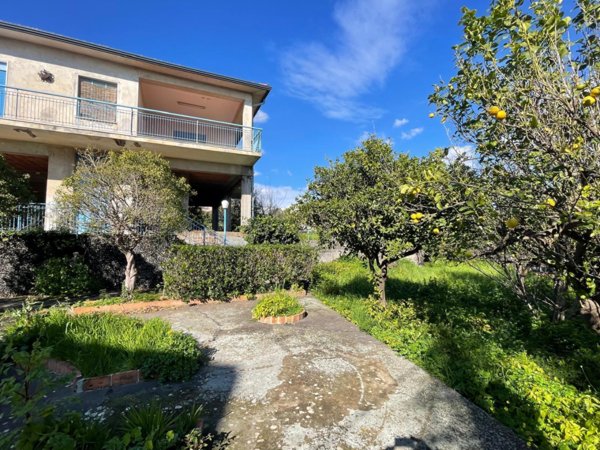 casa indipendente in vendita a Tremestieri Etneo