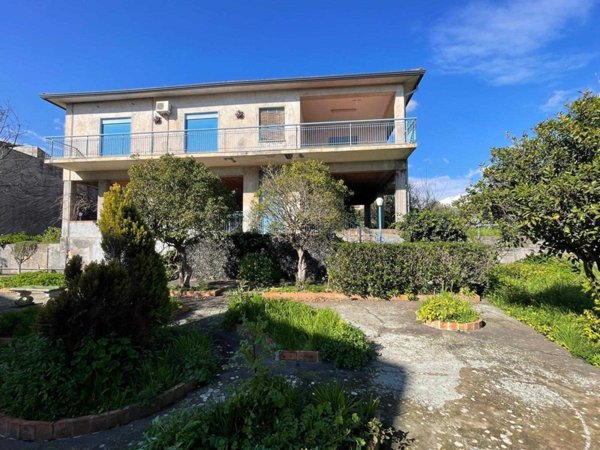 casa indipendente in vendita a Tremestieri Etneo