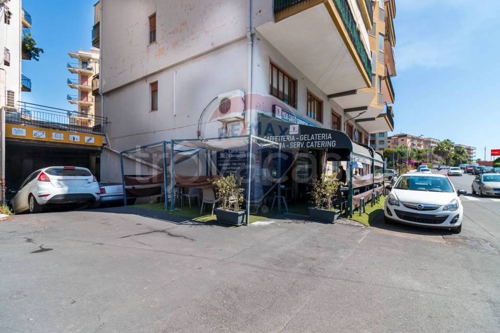 negozio in vendita a Tremestieri Etneo