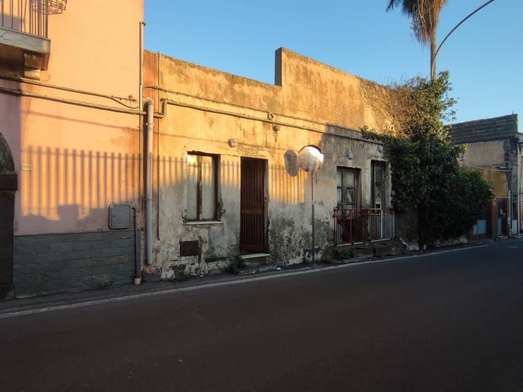 casa indipendente in vendita a Tremestieri Etneo