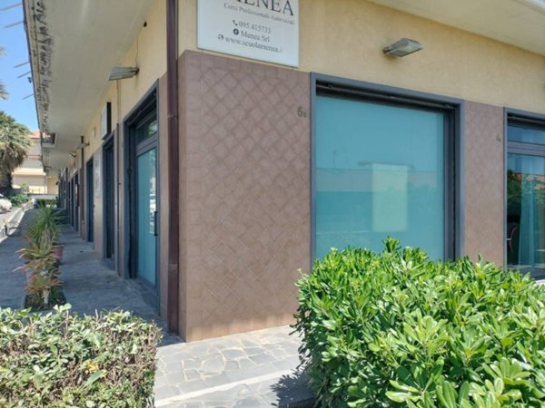 negozio in vendita a Tremestieri Etneo