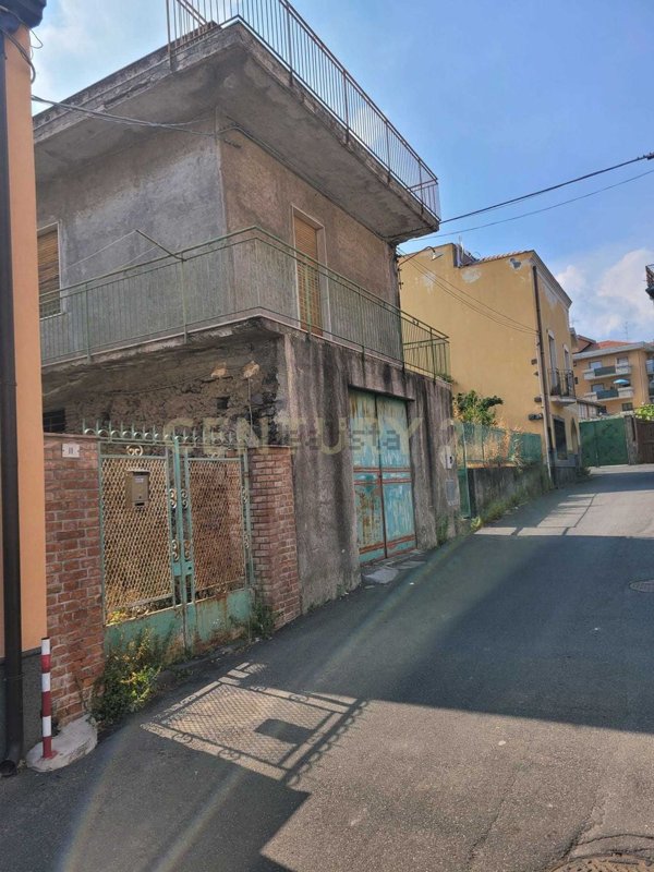 casa indipendente in vendita a Tremestieri Etneo
