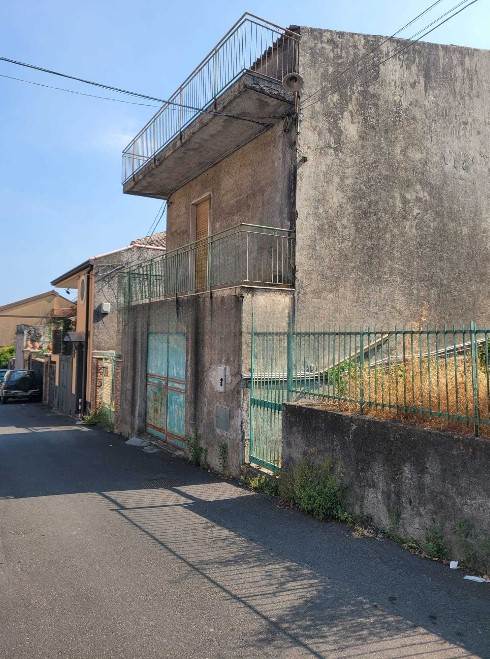 casa indipendente in vendita a Tremestieri Etneo