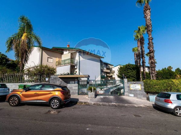 negozio in vendita a Tremestieri Etneo