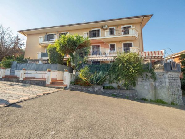 appartamento in vendita a Tremestieri Etneo