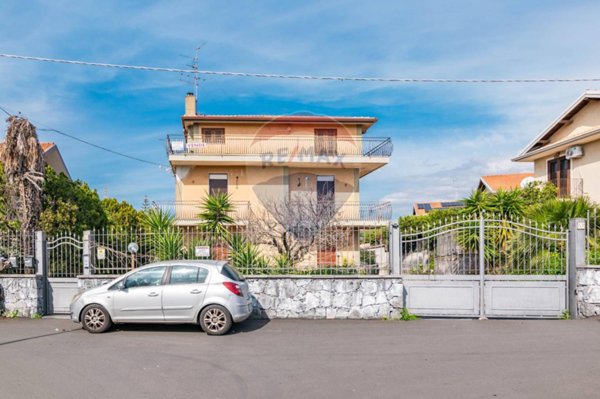 appartamento in vendita a Tremestieri Etneo