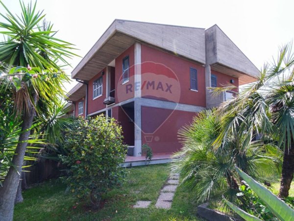 casa indipendente in vendita a Tremestieri Etneo in zona Canalicchio