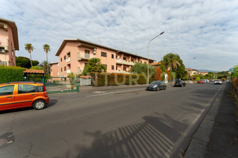 appartamento in vendita a Tremestieri Etneo
