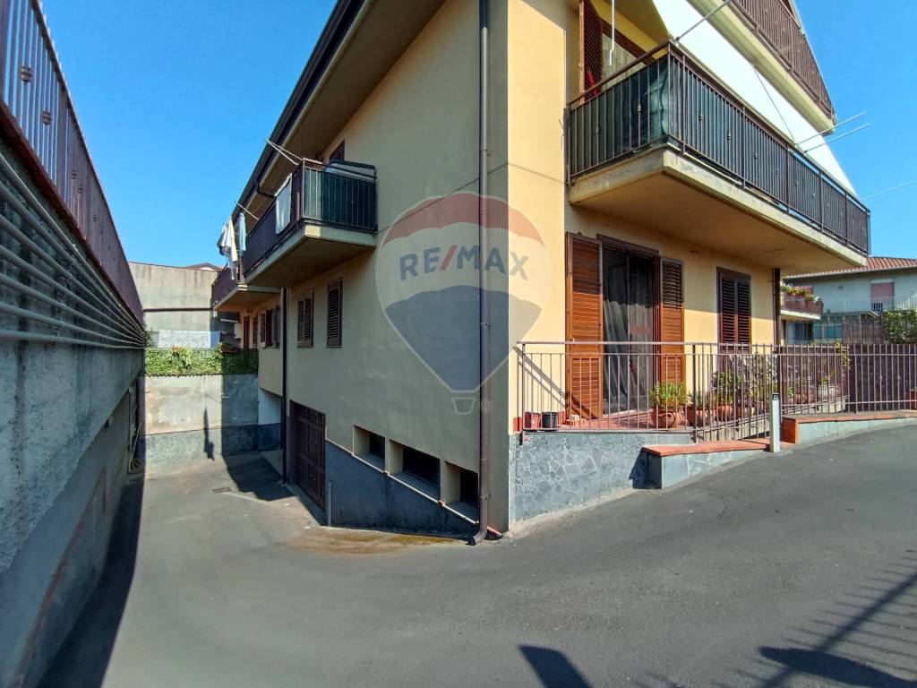 negozio in vendita a Tremestieri Etneo